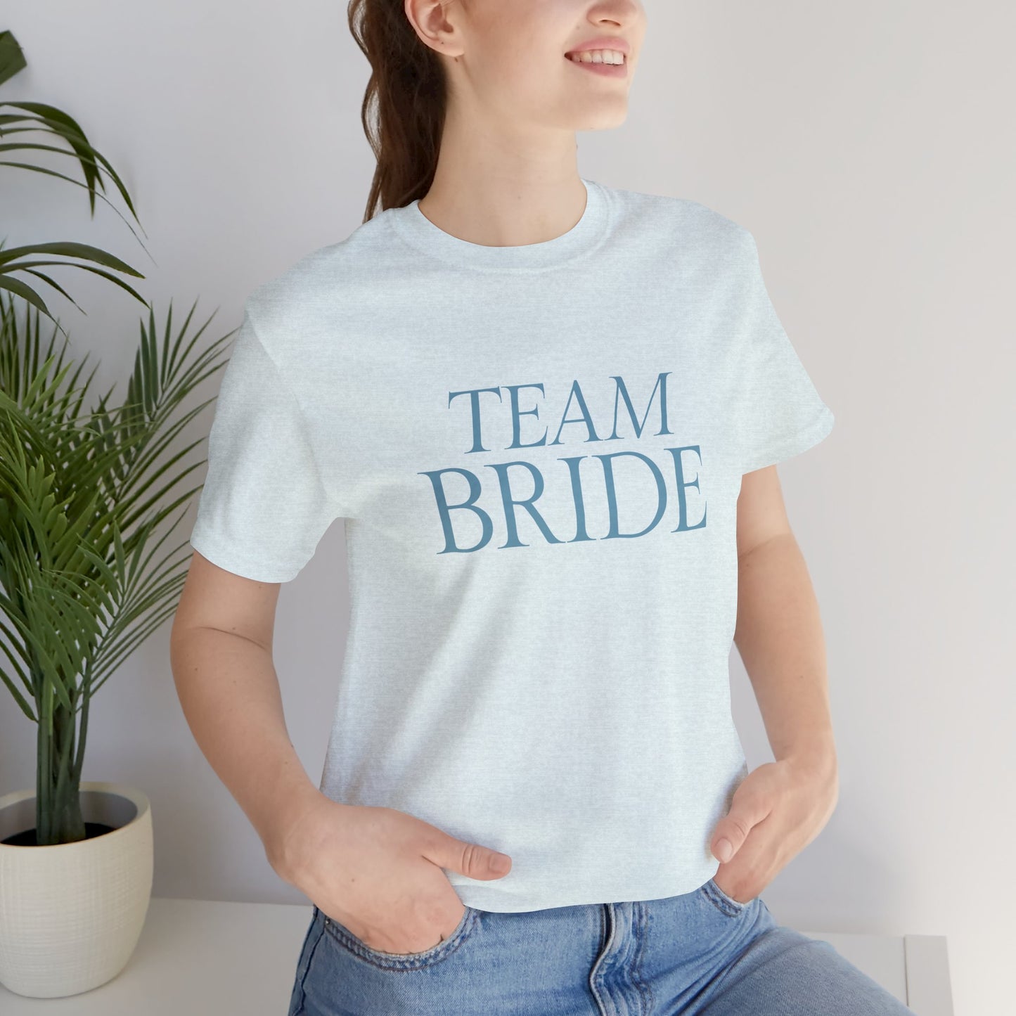 T-shirt Damigella "Team Bride" – Azzurro Ghiaccio | Collezione Elegante | Cin Cin & Co